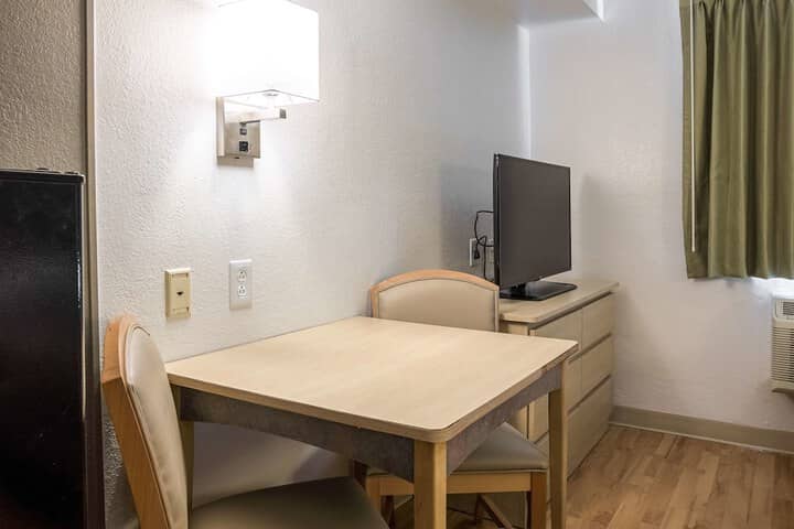 Room 13 of 29