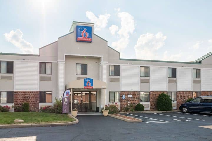 Hotel 27 of 29