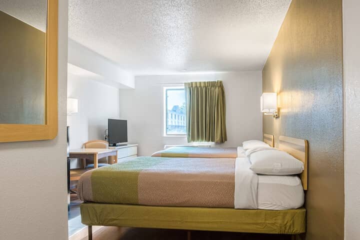 Room 9 of 29