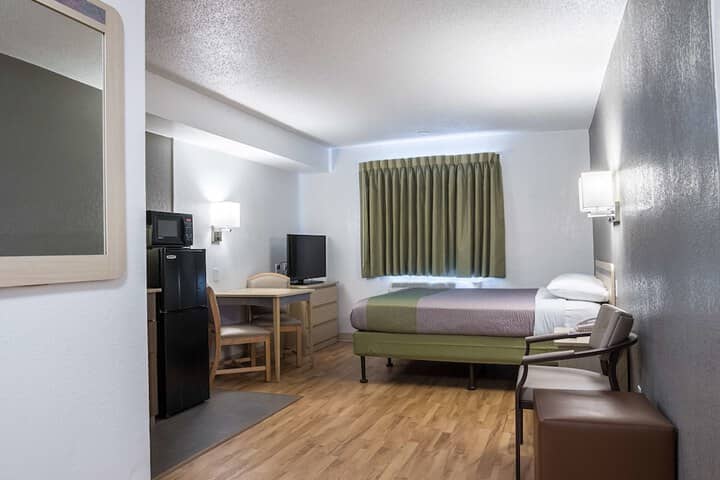 Room 6 of 29